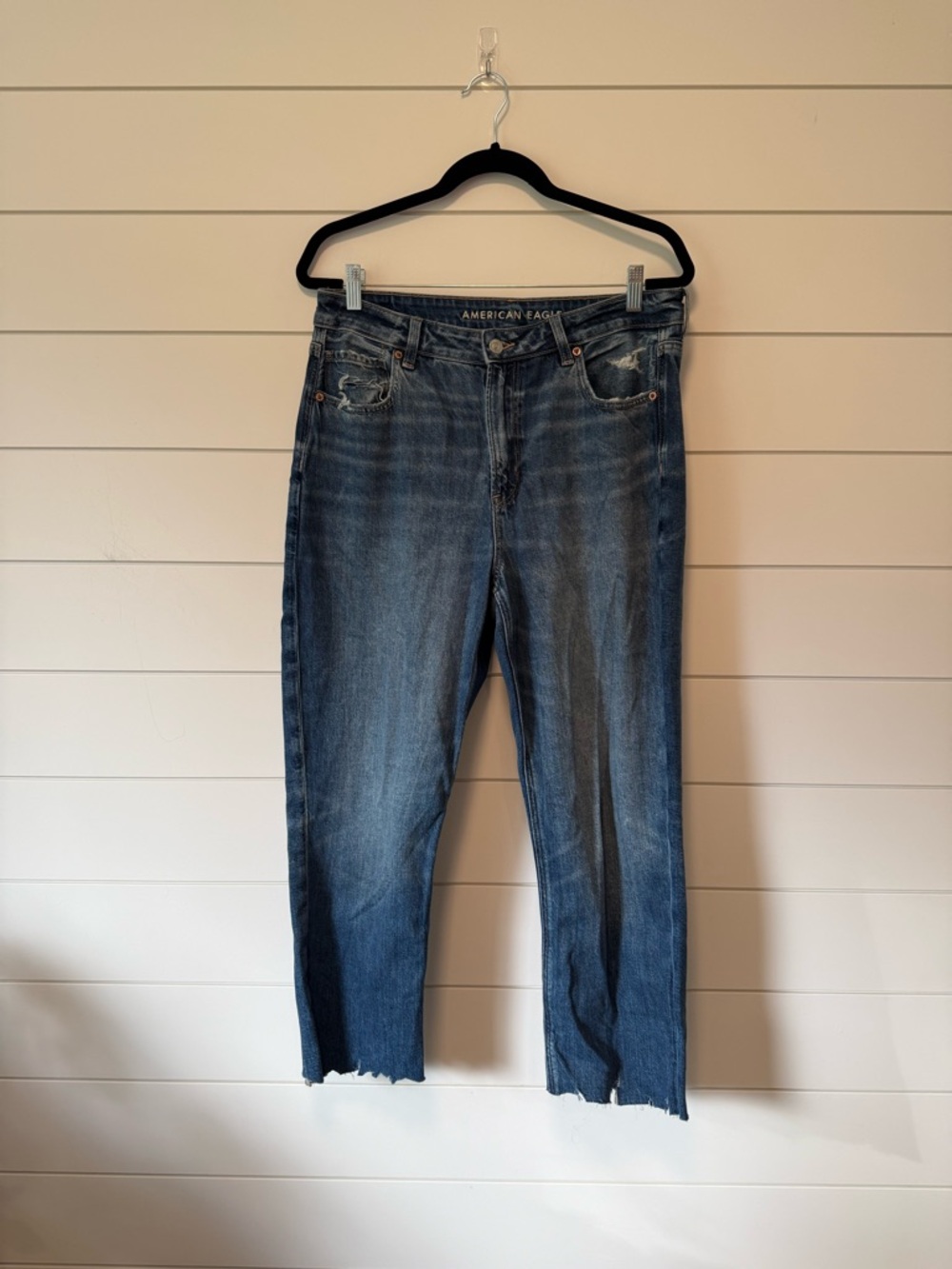 American Eagle Outfitters Women's Medium Blue Strigid Mom Jean 12 Cropped